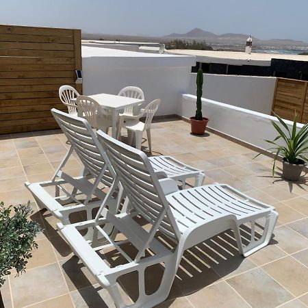 Apartment In Famara Beach Teguise  Zewnętrze zdjęcie