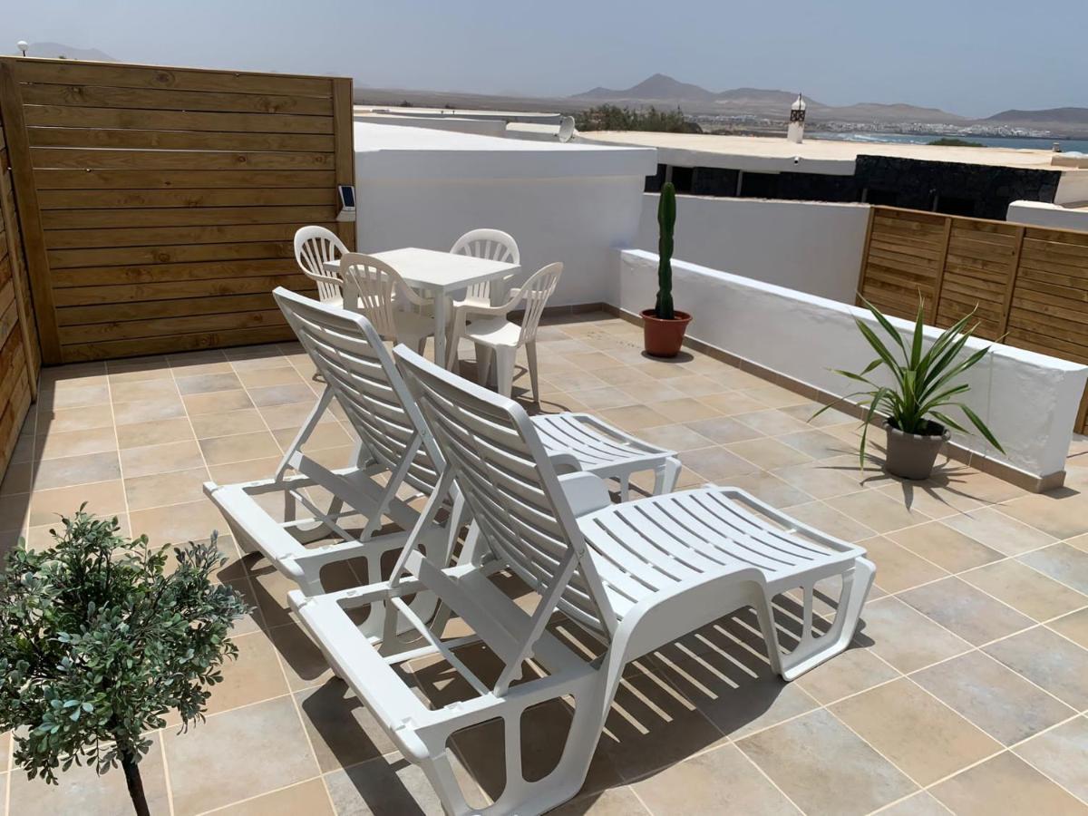 Apartment In Famara Beach Teguise  Zewnętrze zdjęcie